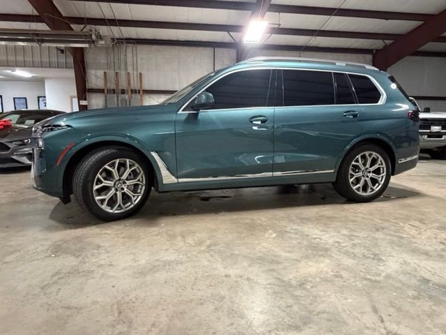 Used 2023 Blue BMW xDrive40i image 4