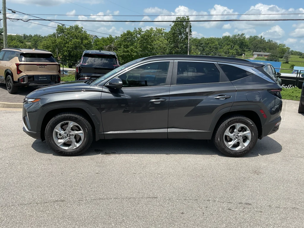 Used 2022 Portofino Gray Hyundai SEL image 6