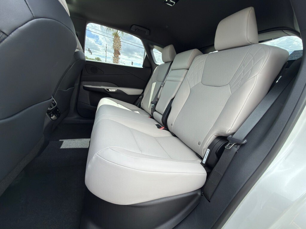 New 2026 Eminent White Pearl Lexus PREMIUM image 19