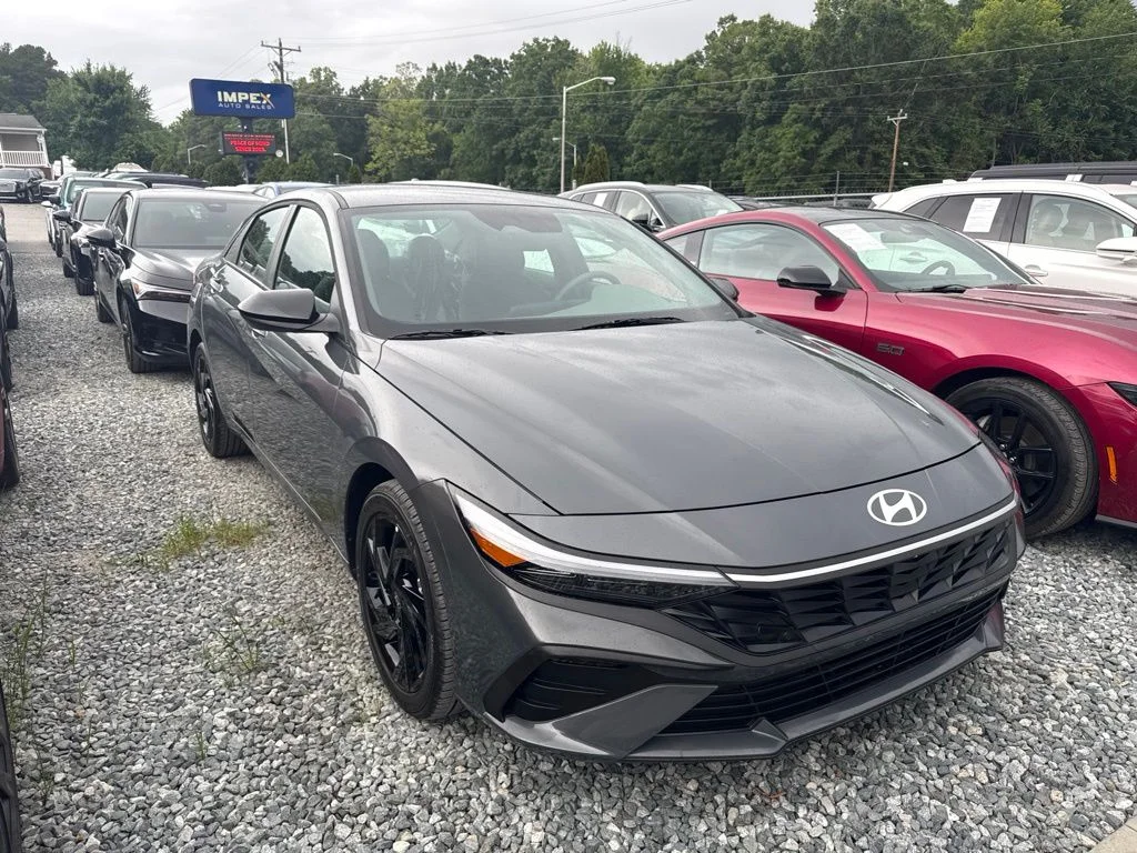 Used 2026 Gray Hyundai SEL Sport image 2