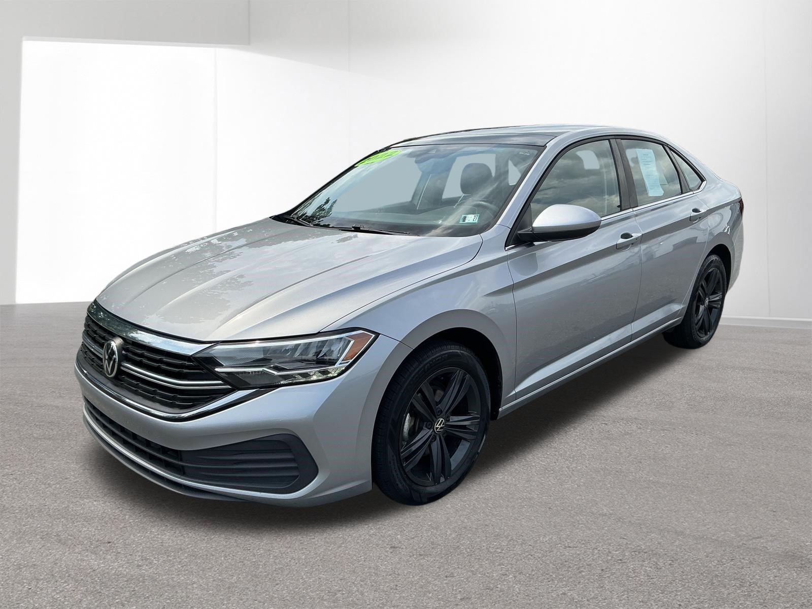 Used 2022 Silver Volkswagen SE image 10