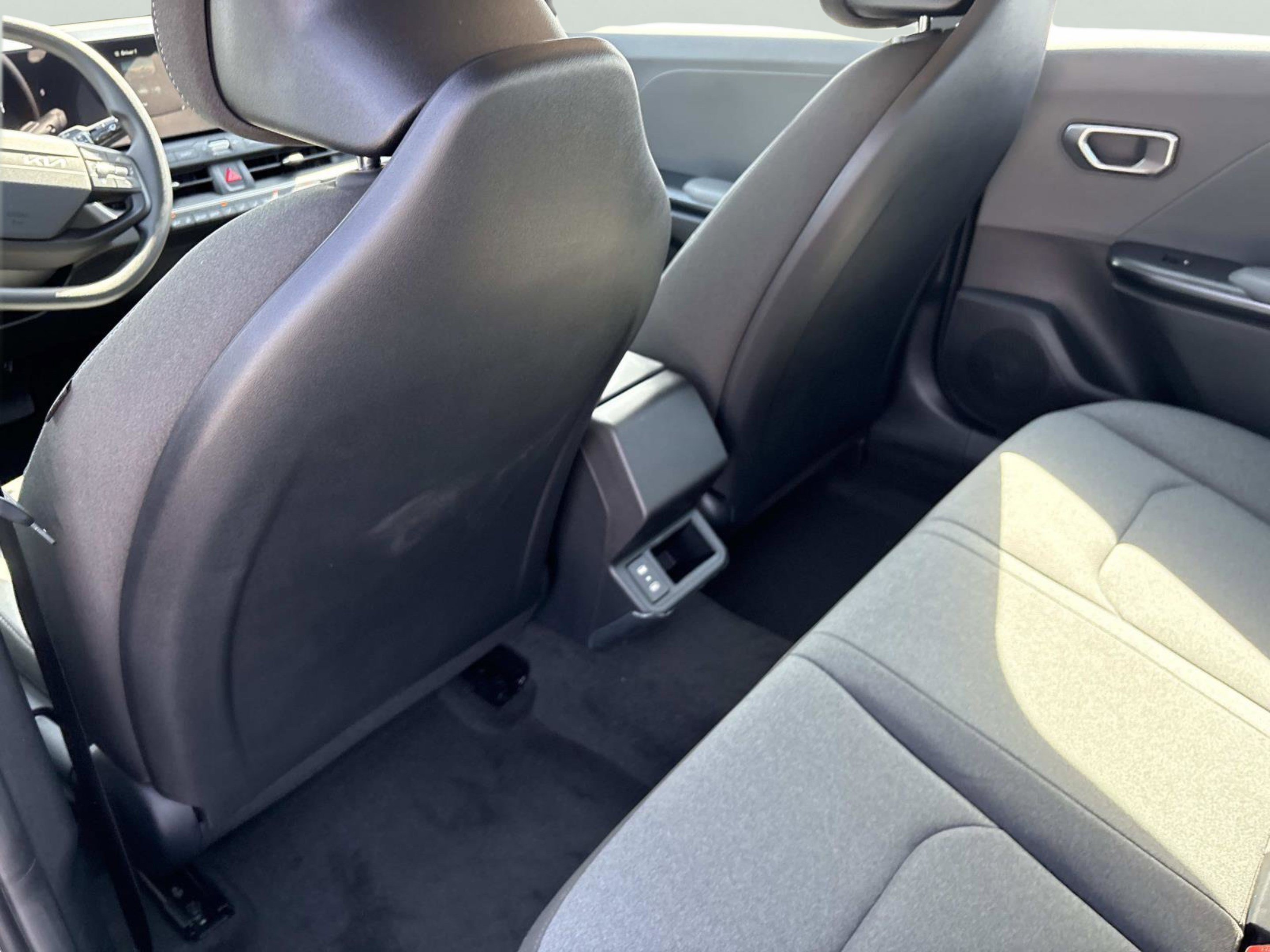 2025 Kia K4 LXS - Photo 12