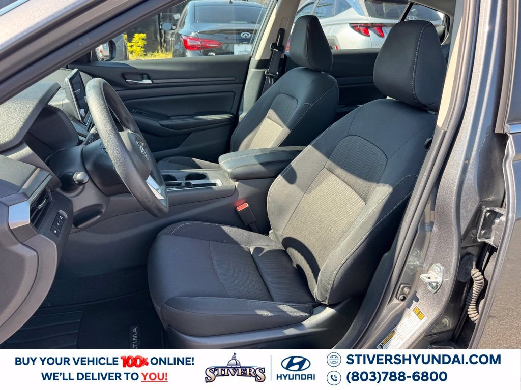 2025 Nissan Altima SV - Photo 15