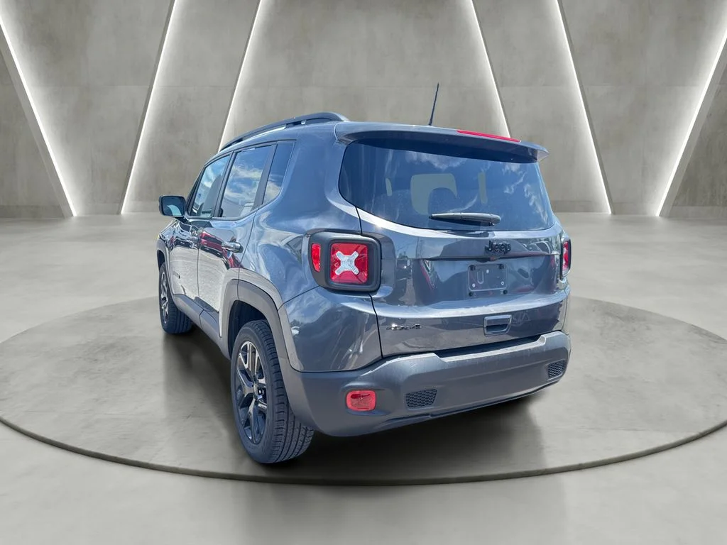 Used 2023 Gray Jeep Altitude image 5