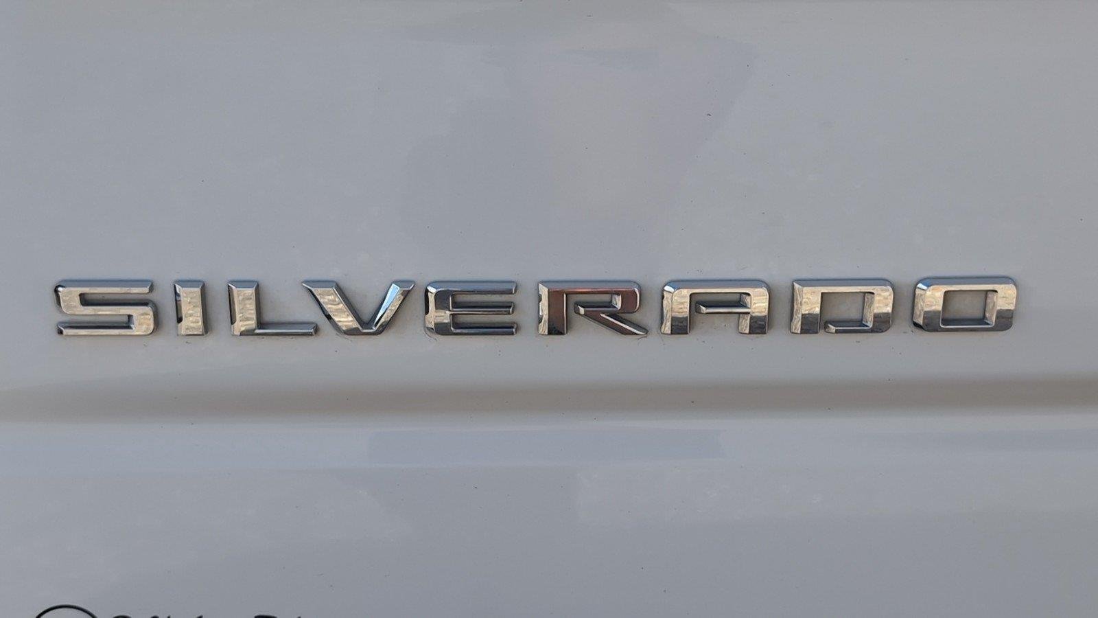 Used 2025 Summit White Chevrolet RST image 6