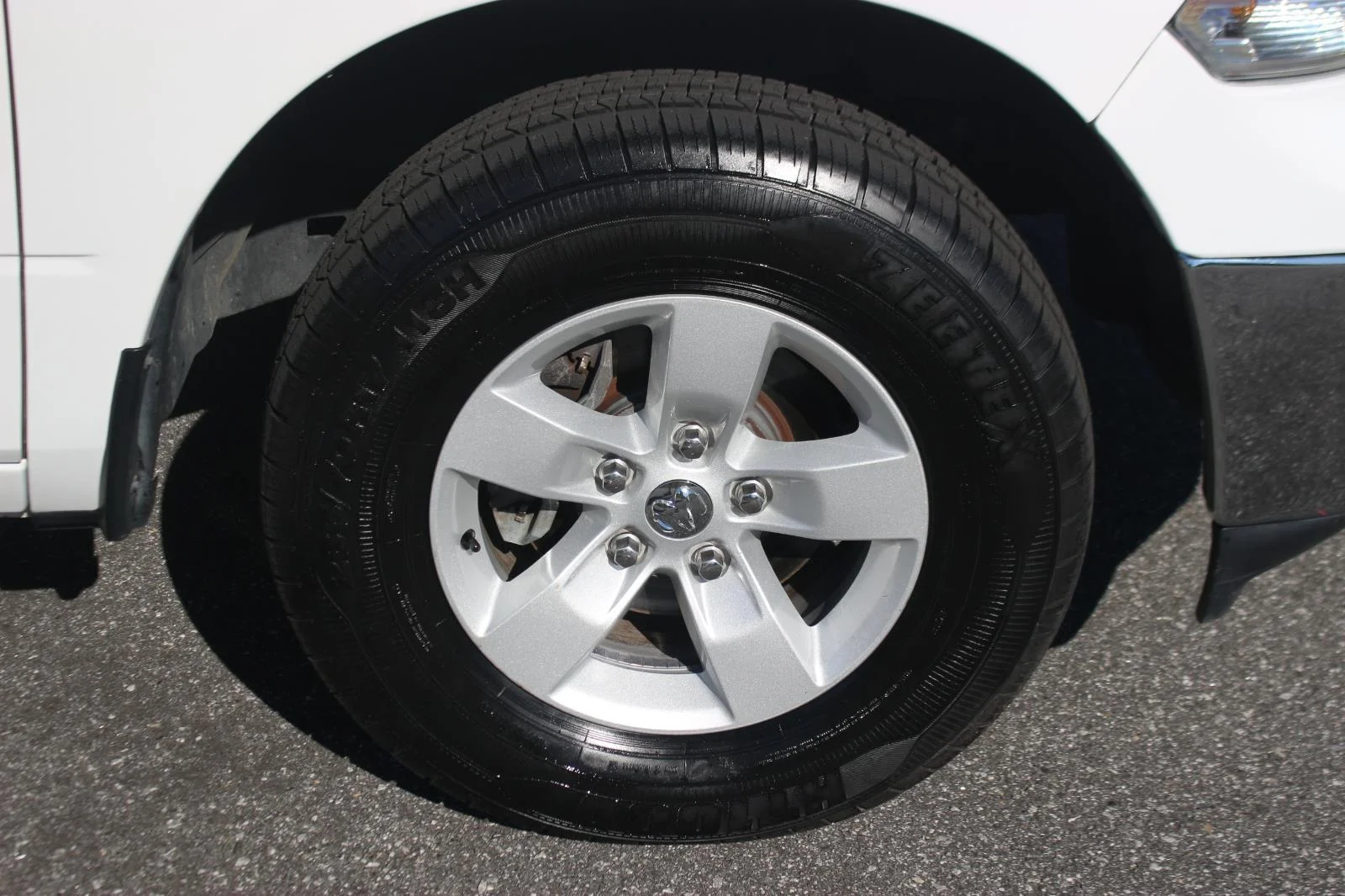 Used 2023 White Ram SLT image 34