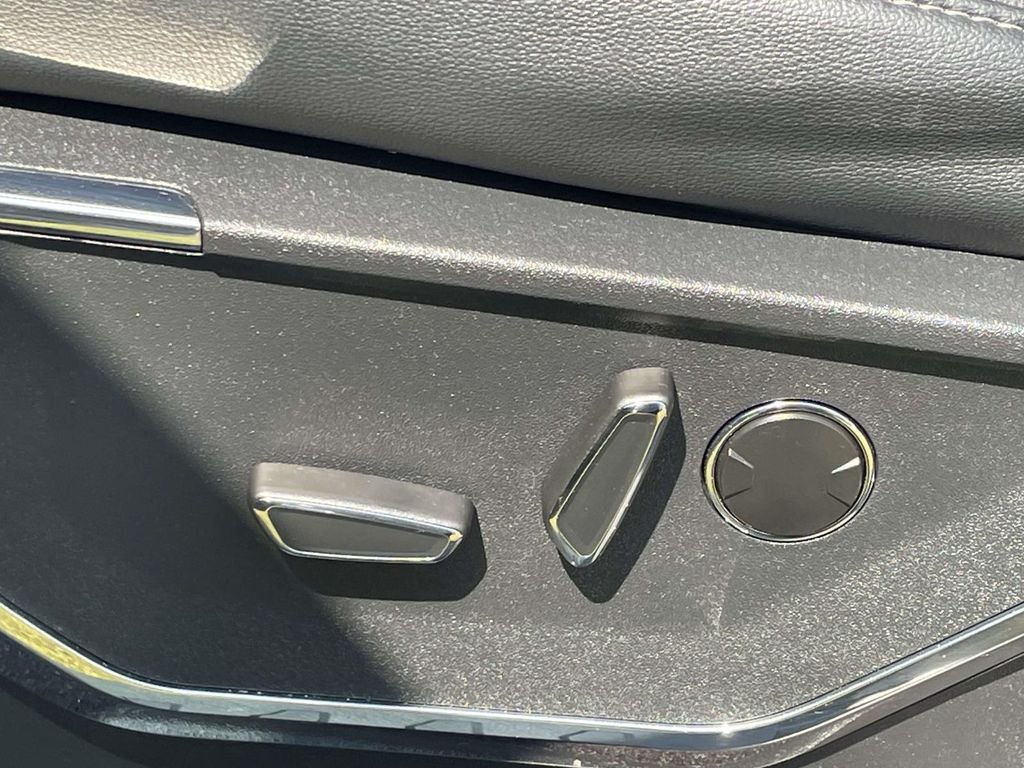Used 2022 Gray Ford Lariat image 18