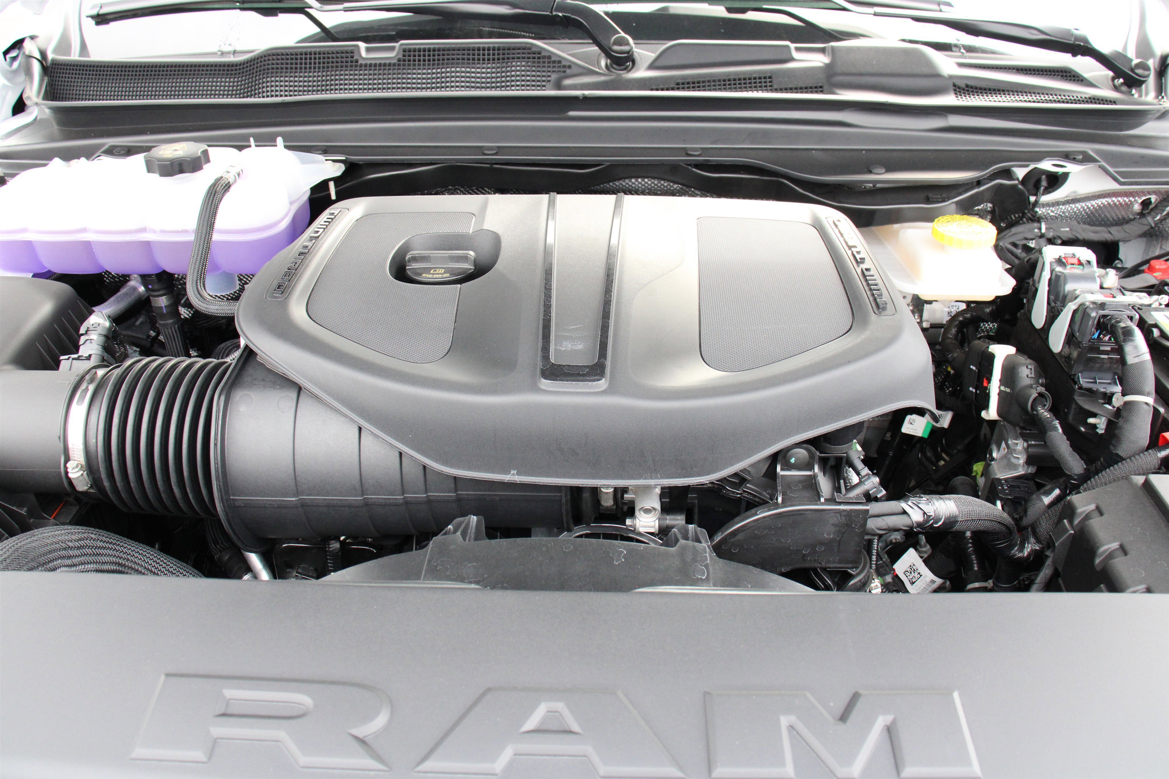 New 2026 Bright White Clear-Coat Exterior Paint RAM Laramie image 43
