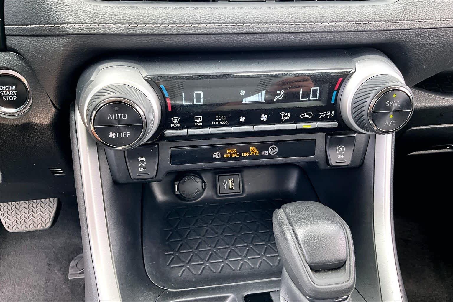 Used 2024 Ice Cap Toyota XLE image 33