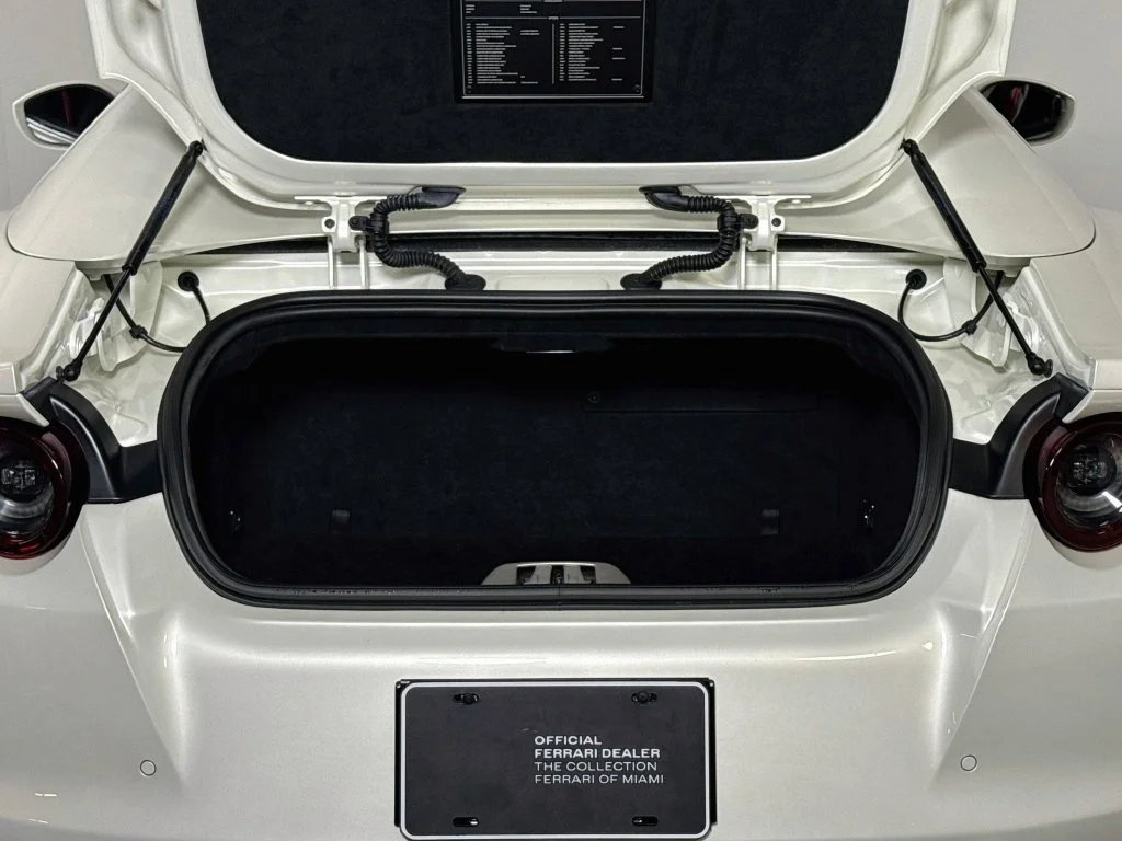 Used 2023 Bianco Italia Ferrari Base image 26