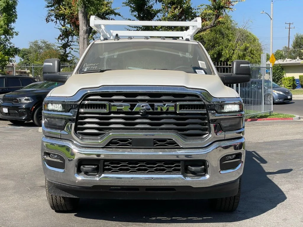 2025 RAM 3500 Chassis Tradesman - Photo 9