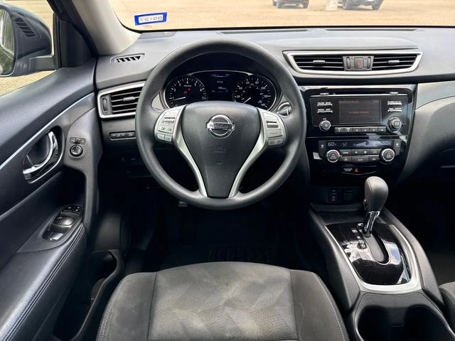 Used 2016 Green Nissan SV image 13