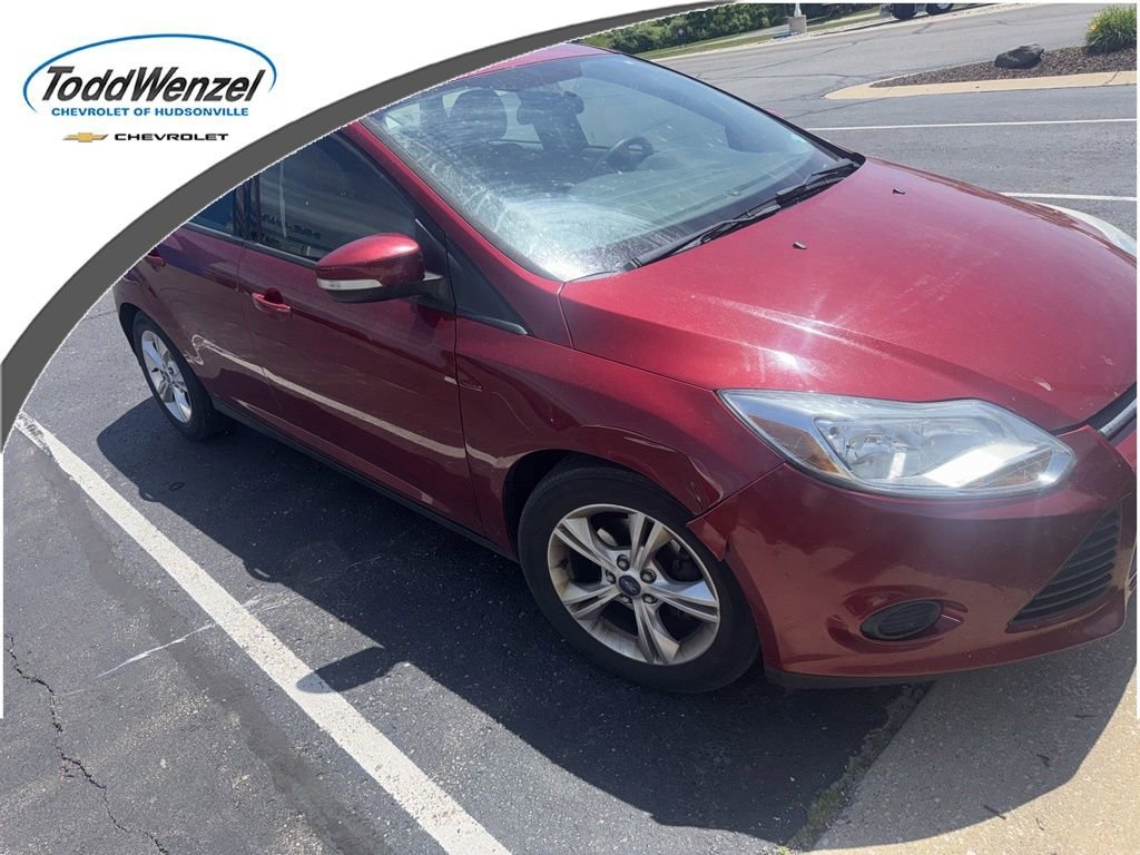 2014 Ford Focus 5 Door Hatch SE's photo