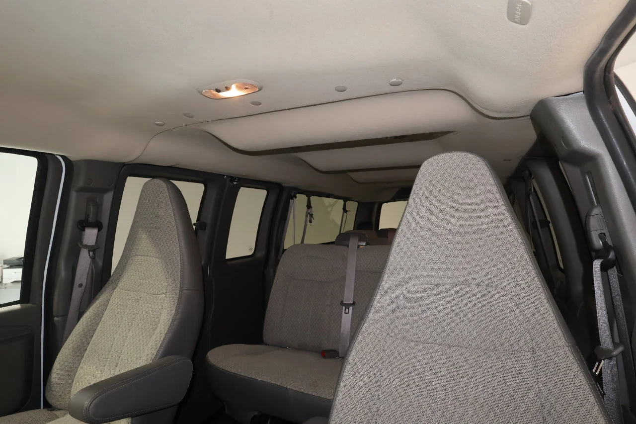 2025 GMC Savana Passenger LT - Photo 12