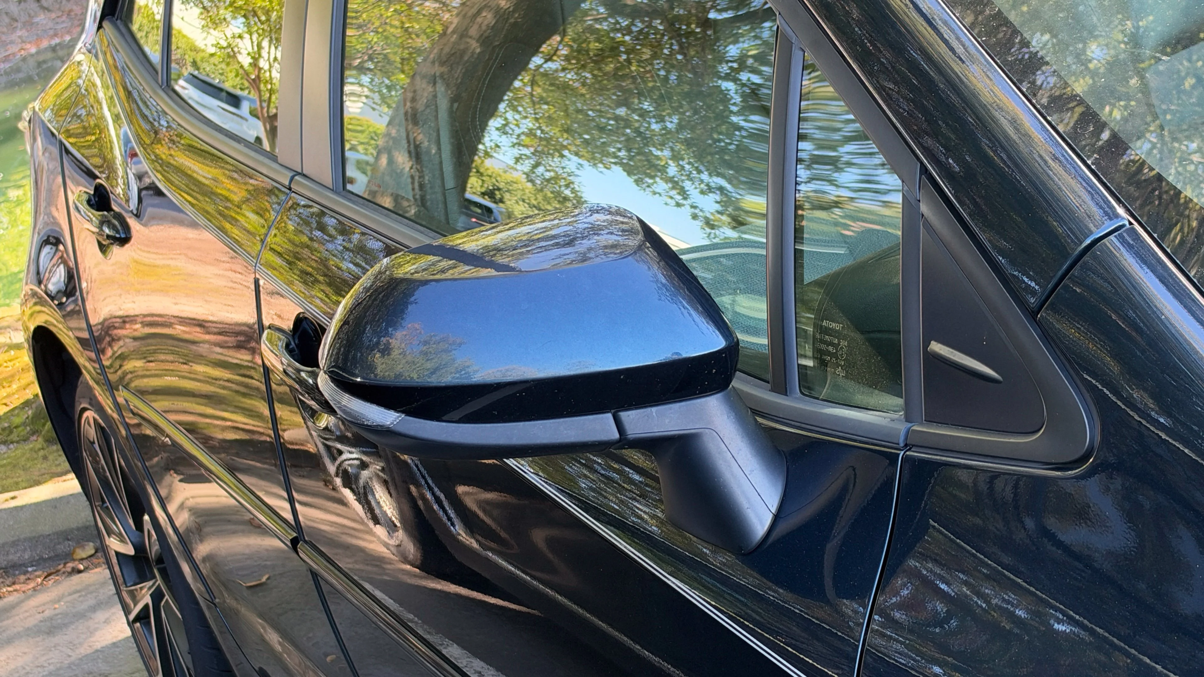 Used 2020 Galactic Aqua Mica Toyota XSE image 3