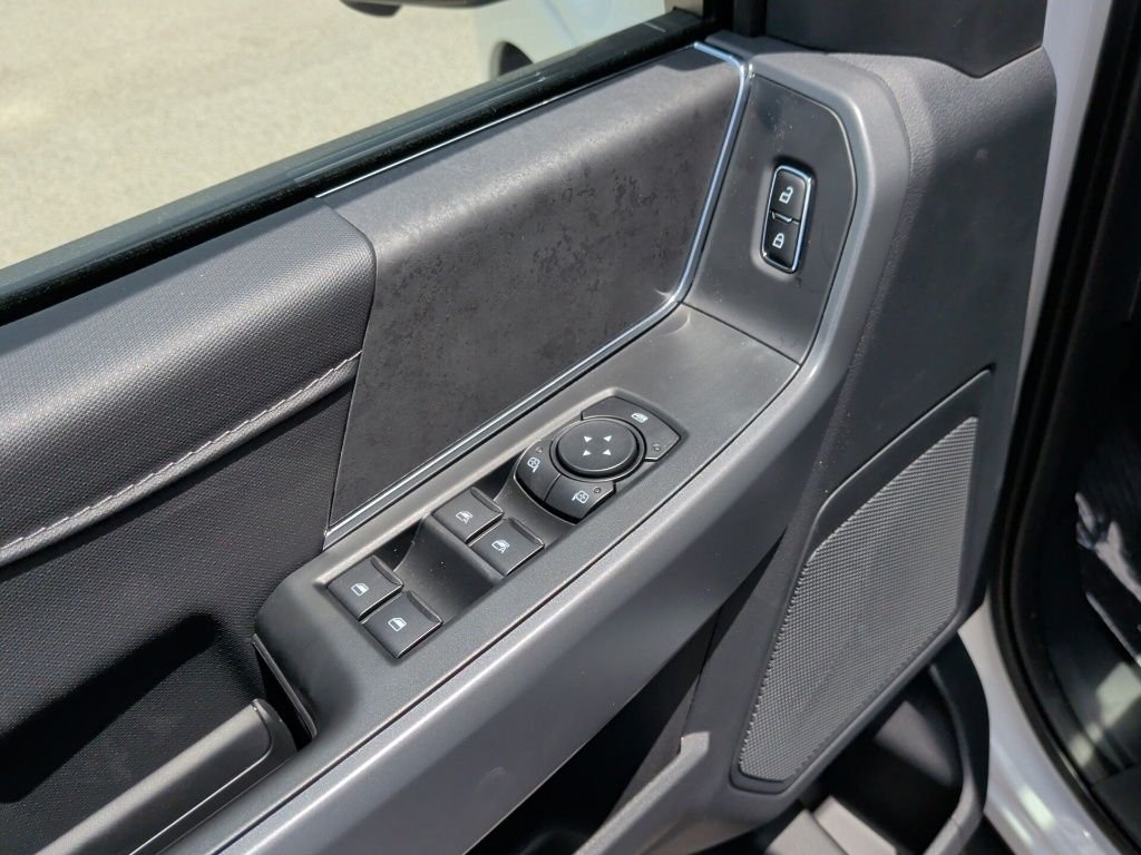 New 2026 Oxford White Ford XLT image 11