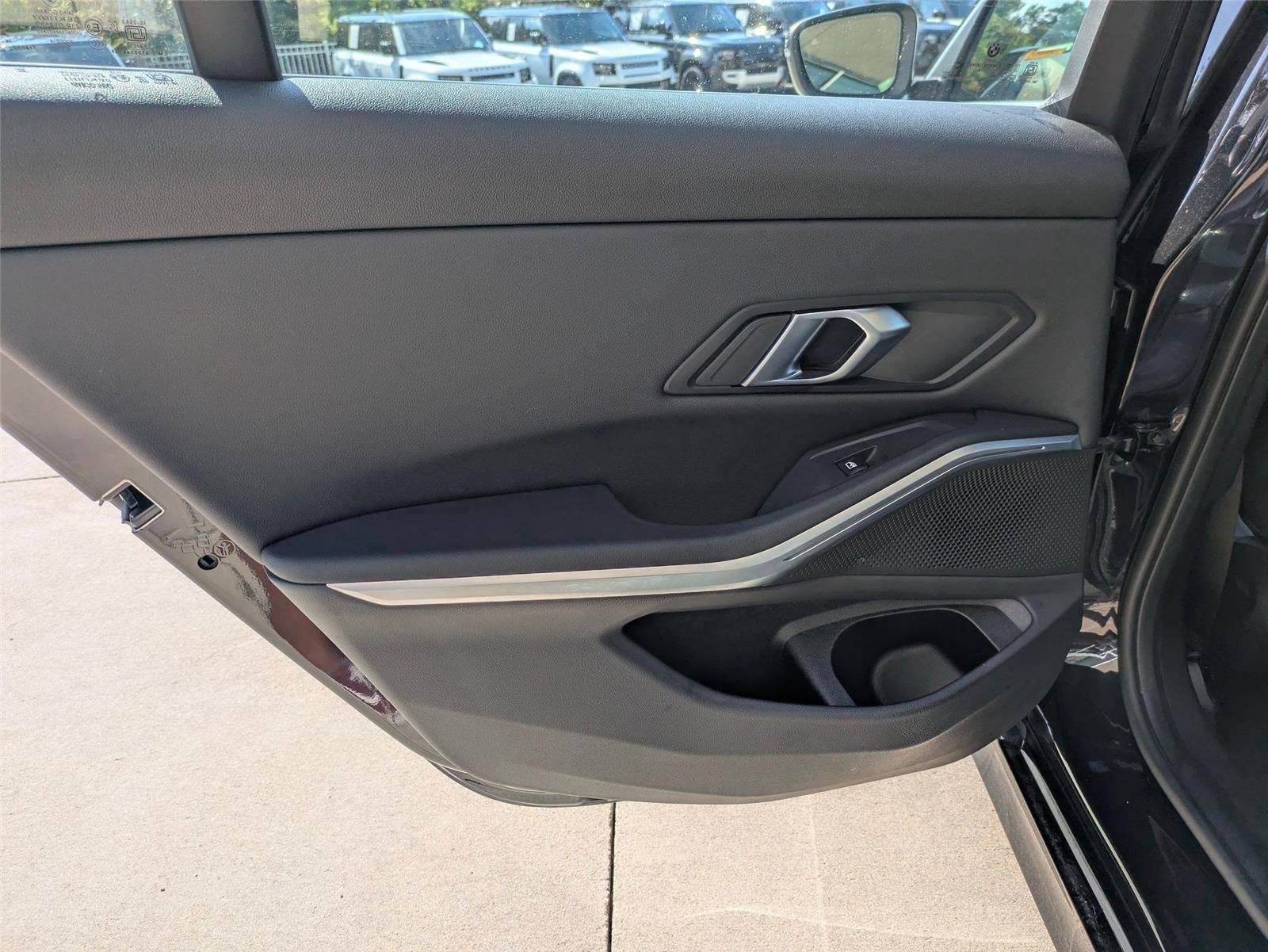 Used 2025  BMW 330i image 24