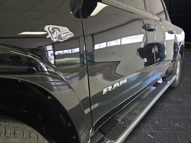 New 2026 Diamond Black Crystal Pearl-Coat Exterior Paint RAM Big Horn/Lone Star image 38