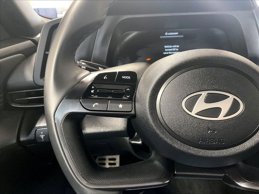 Used 2025 Red Hyundai SEL Sport image 22