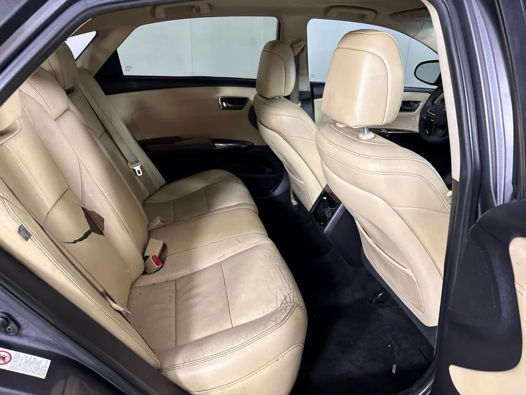 Used 2015 Gray Toyota XLE Touring image 23