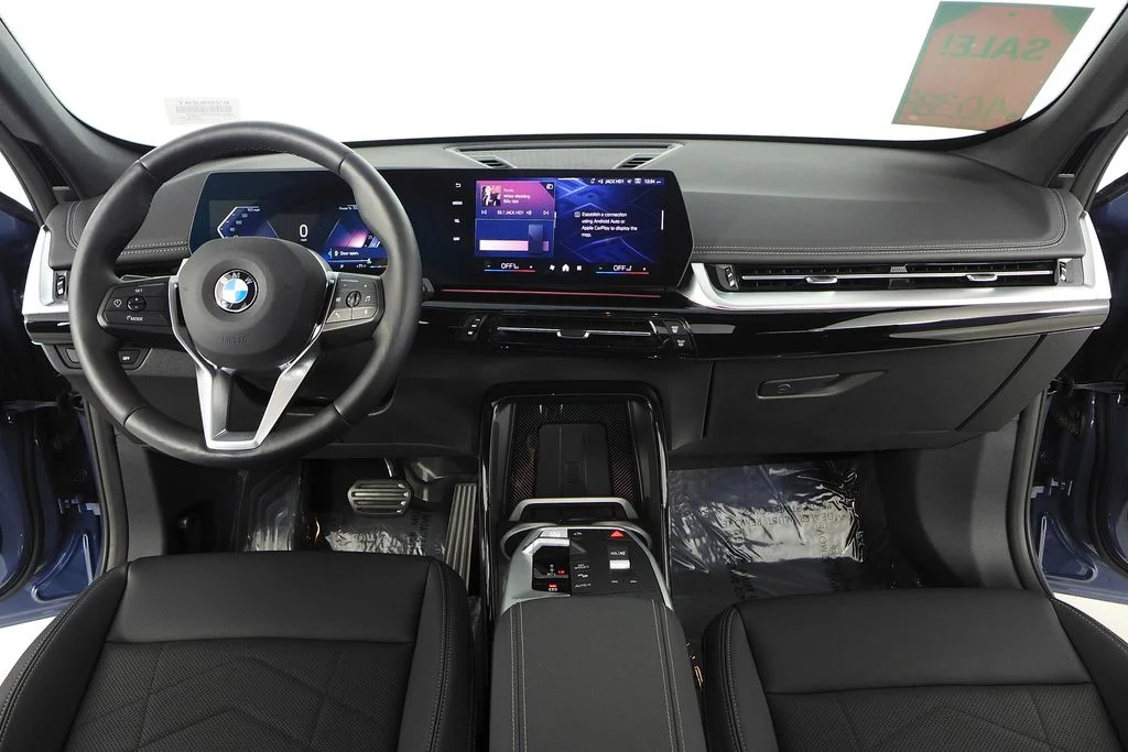 Used 2025  BMW xDrive28i image 24