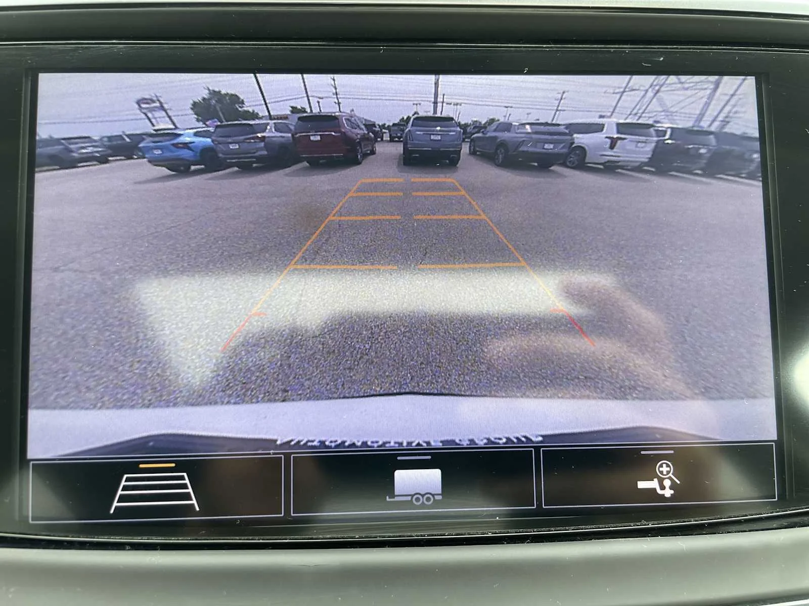 Used 2020 Includes Satin Nickel lower exterior accent color.) Buick Essence image 15
