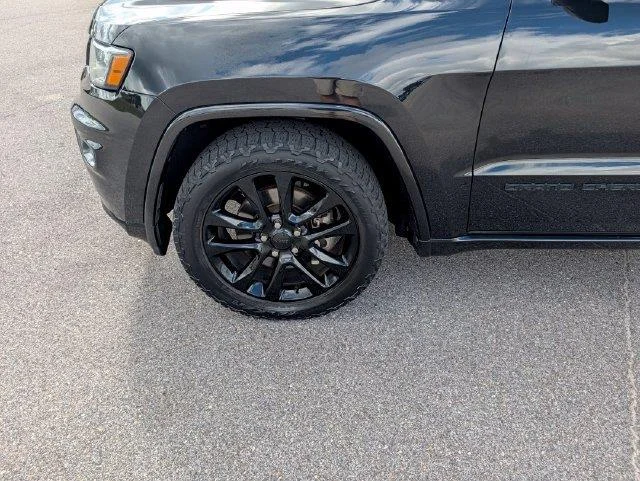 Used 2021 Black Jeep Laredo X image 27