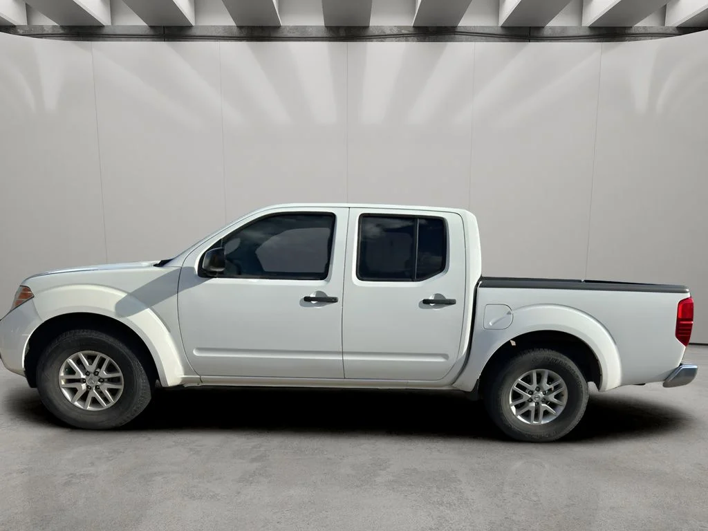 Used 2016 Glacier White Nissan SV image 2