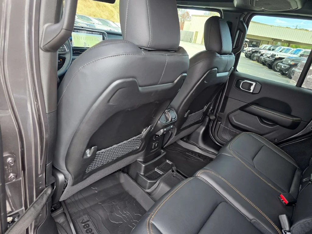 New 2027 Gray Jeep Sahara image 24