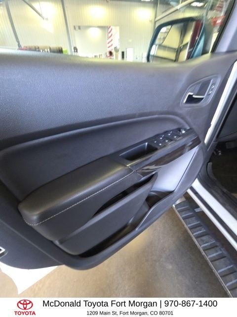 Used 2016 White GMC SLT image 13