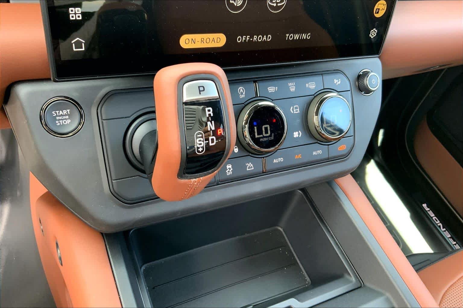 New 2026 Petra Copper Land Rover OCTA image 17