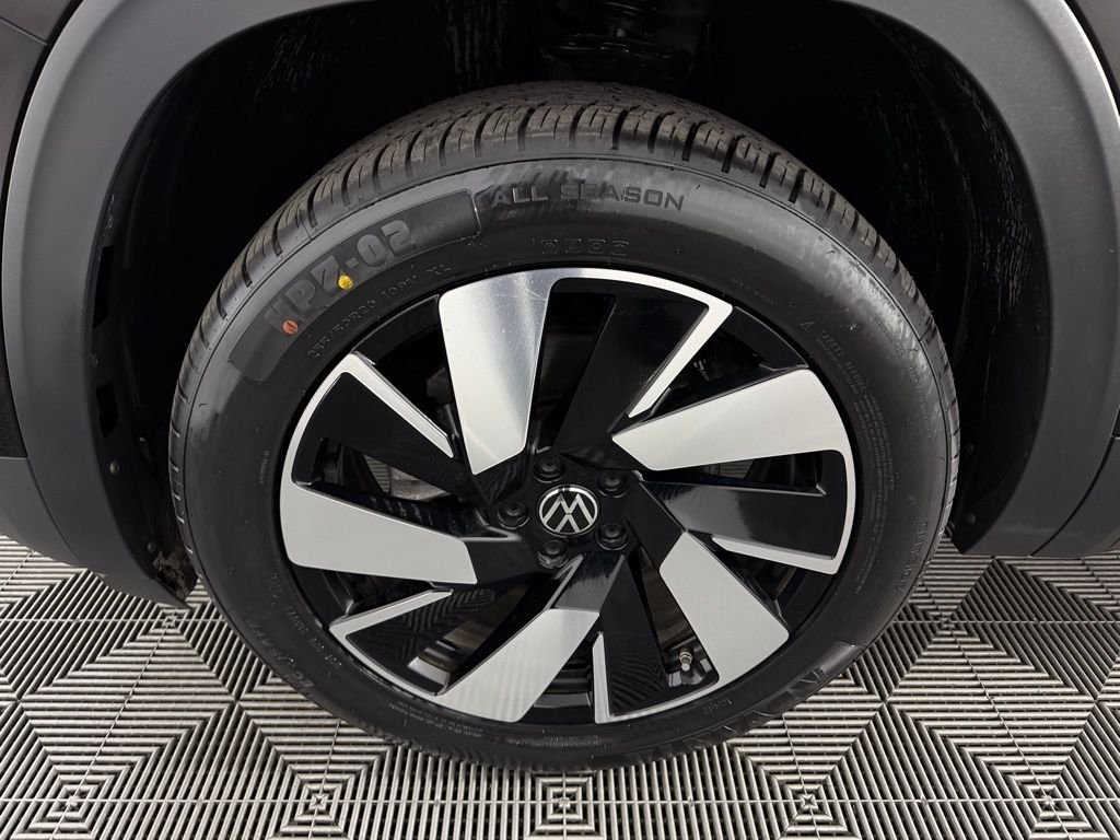 2025 Volkswagen Atlas Cross Sport SE w/Tech - Photo 10