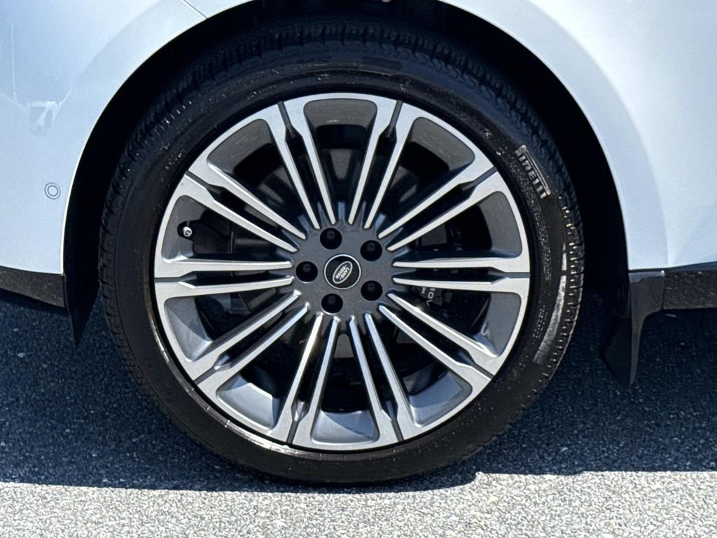2025 Land Rover Range Rover SE - Photo 29
