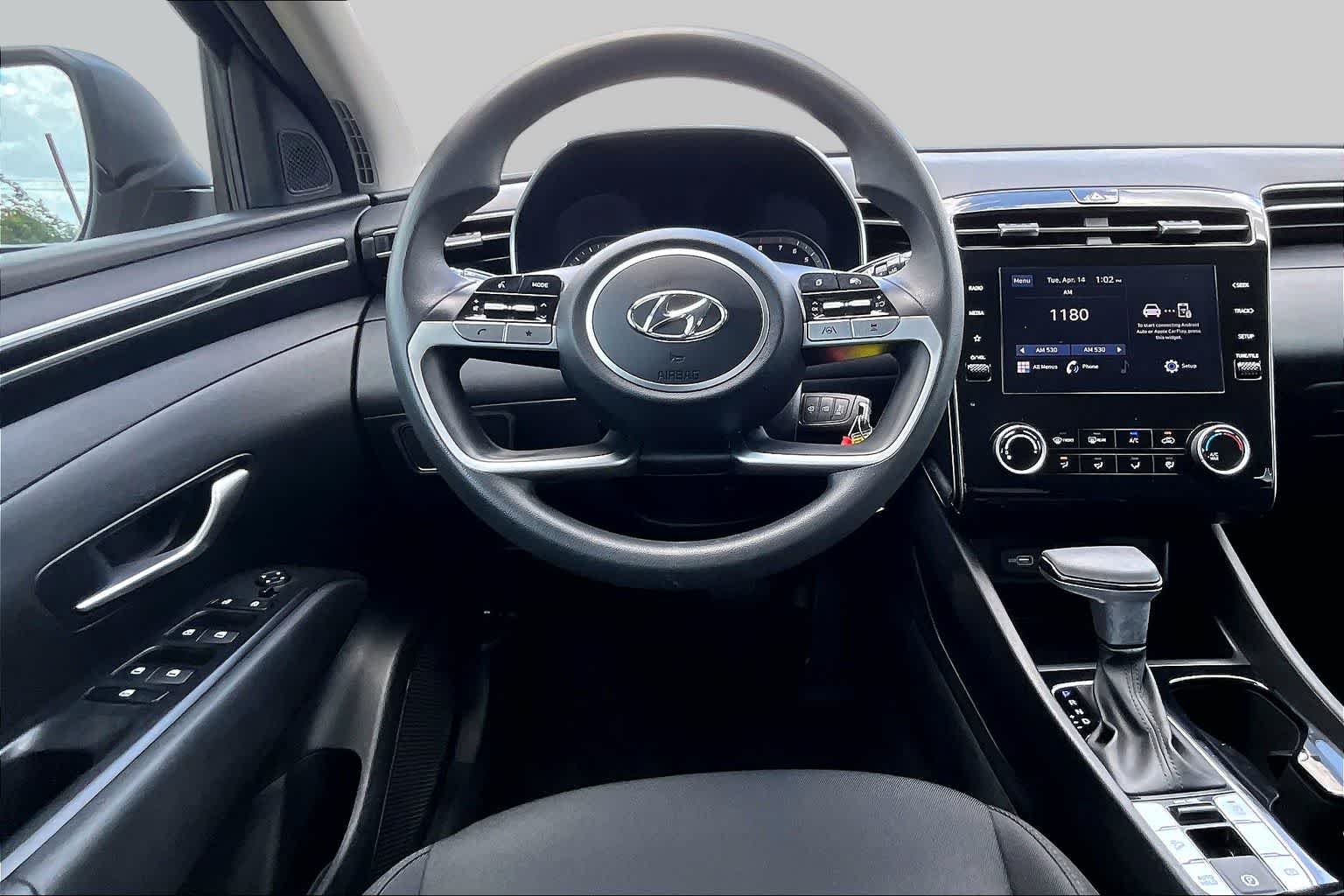 Used 2024 Black Pearl Hyundai SE image 5