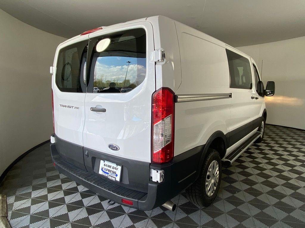 Used 2025 Oxford White Ford Base image 5