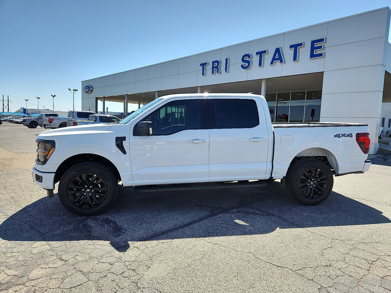New 2026 Oxford White Ford XLT image 2