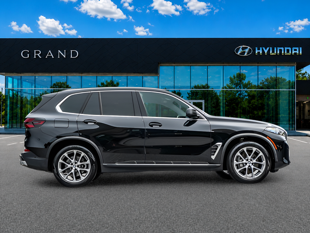 Used 2026 Black BMW xDrive40i image 7