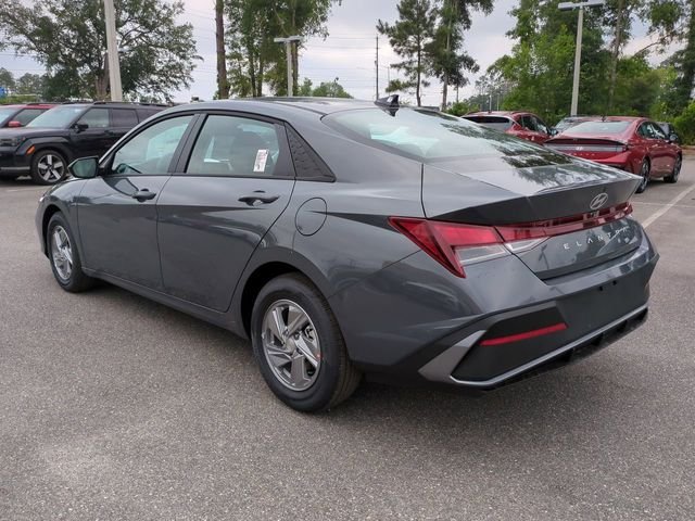 New 2026 Gray Hyundai SE image 32