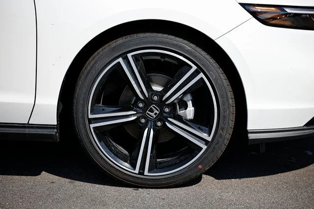 New 2026 Platinum White Pearl Honda SE image 15