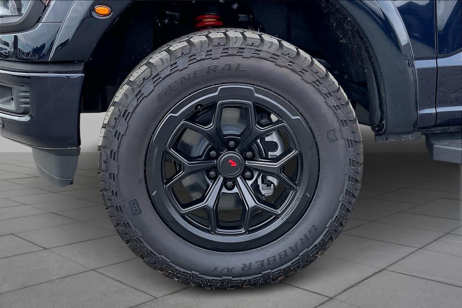 New 2025 Antimatter Blue Metallic Ford XLT image 12