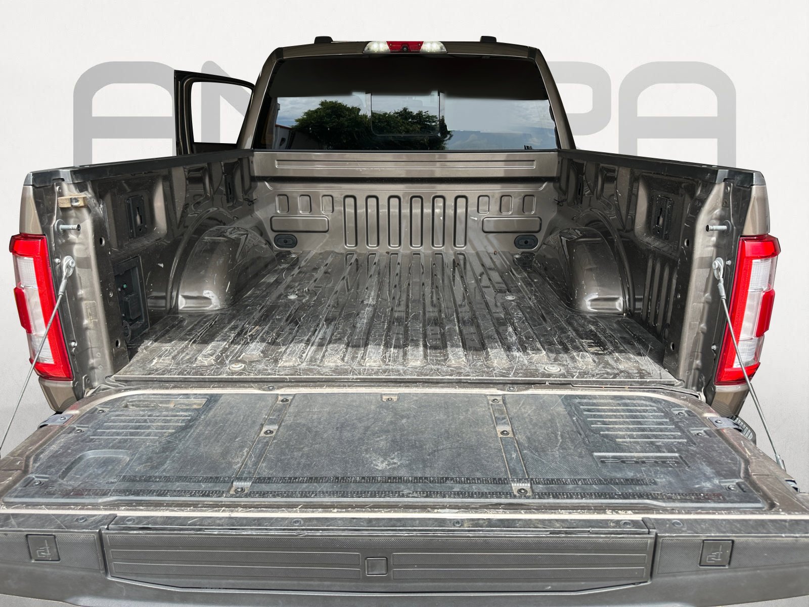 Used 2022 Stone Gray Metallic Ford King Ranch image 12