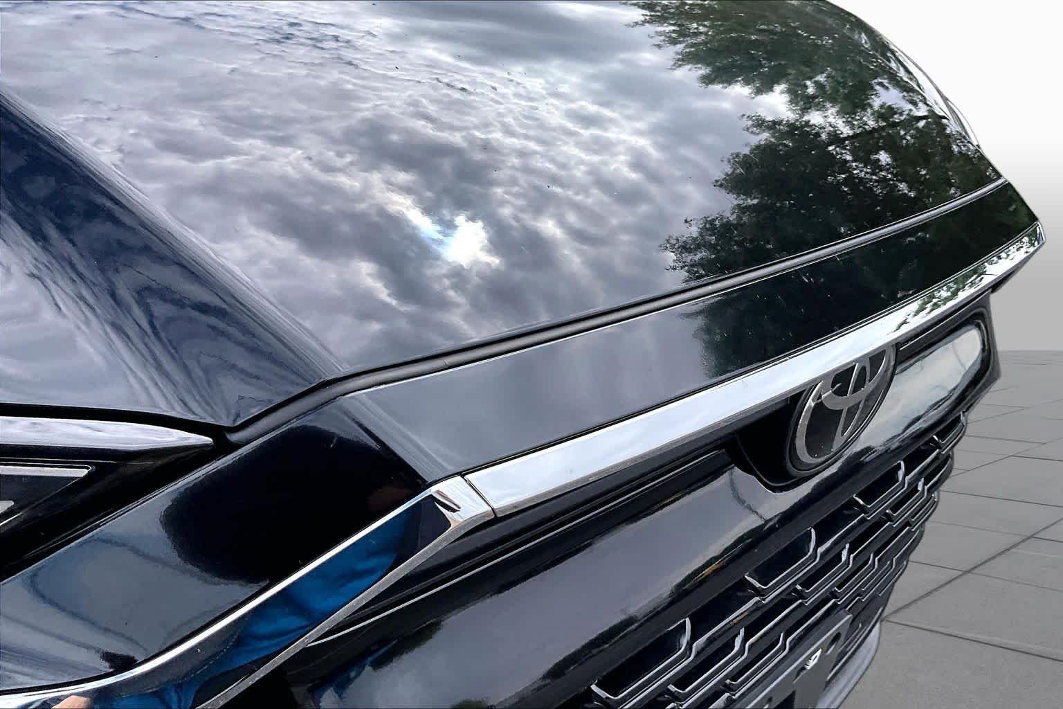 Used 2025 Midnight Black Metallic Toyota XLE image 27