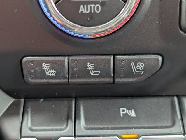 Used 2021 White GMC Denali image 22