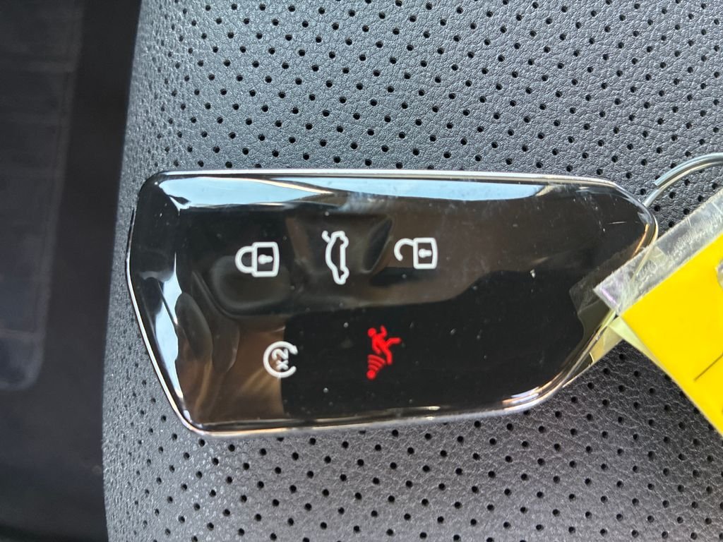 Used 2026 Silver Volkswagen SE w/Technology image 27