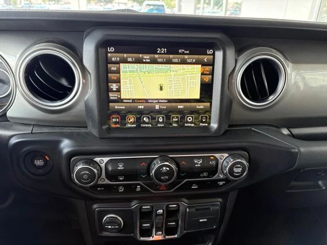 Used 2023 White Jeep Sahara image 17