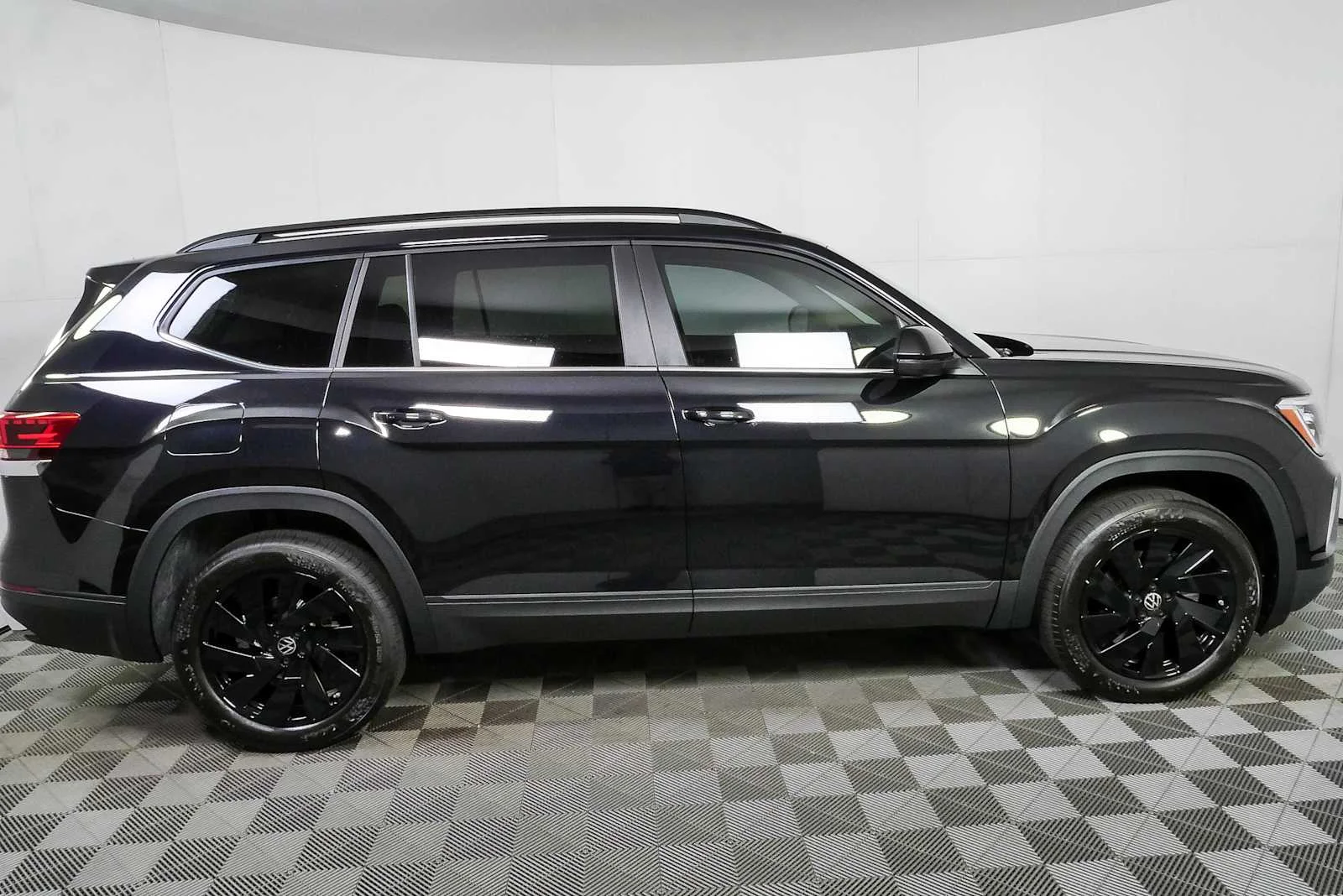 New 2026 Deep Black Pearl Volkswagen 2.0T SE w/Technology image 2