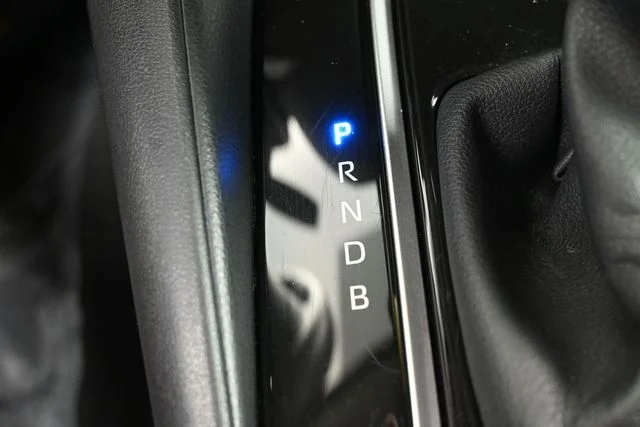 2025 Toyota Corolla LE - Photo 25