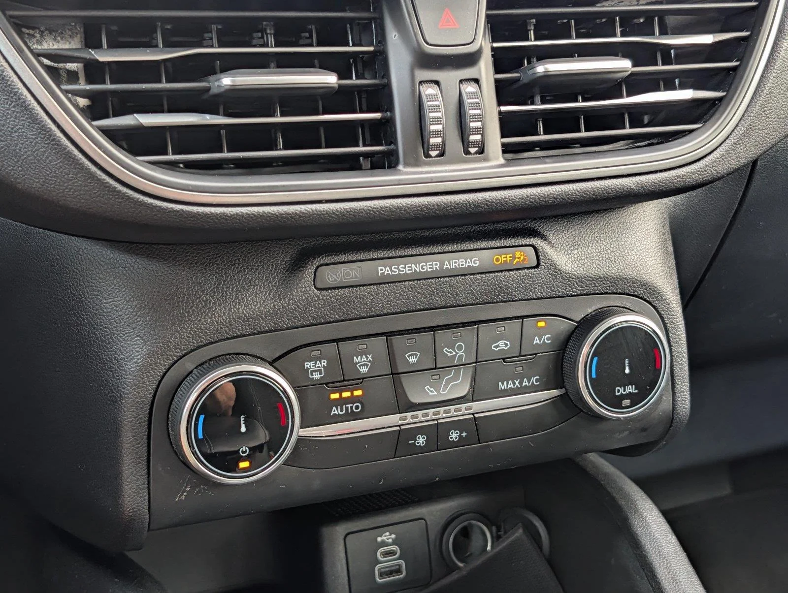 Used 2025 Agate Black Ford Active image 18