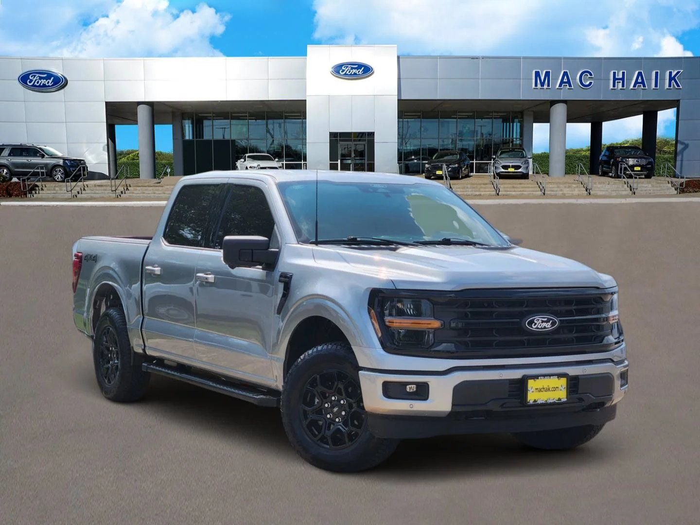 Used 2024 Silver Ford XLT image 1