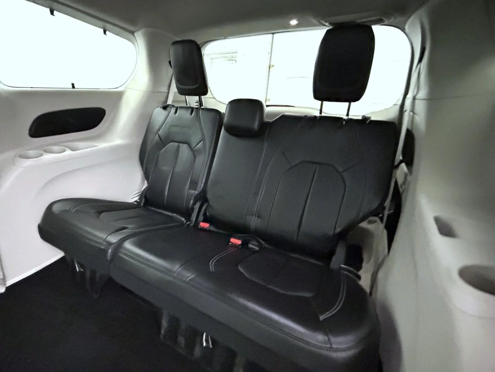 Used 2022 Black Chrysler Touring L image 18